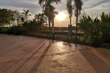 Sanderling @ Lakefront Cyberjaya