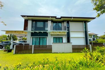 Isle of Botanica, Setia Eco Glades