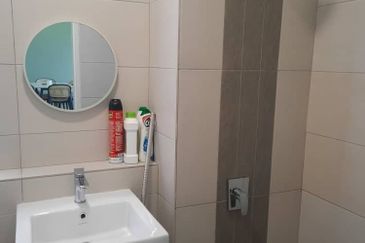 Lake Point Residence