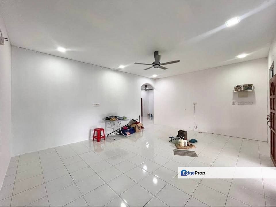 Banglo Setingkat Kg Meraga Beris Kijal, Terengganu, Kemaman