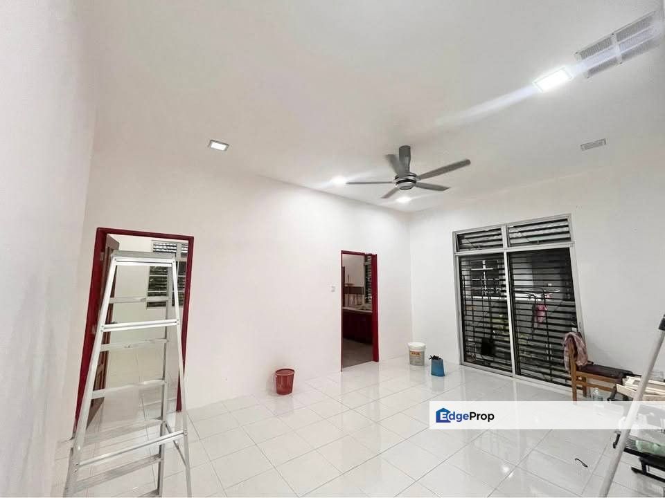 Banglo Setingkat Kg Meraga Beris Kijal, Terengganu, Kemaman