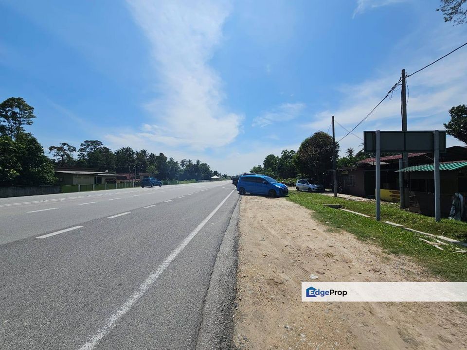 Tanah Bangunan belakang Petronas Binjai Kemaman, Terengganu, Kemaman