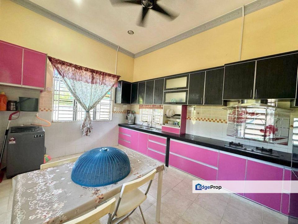 Rumah Banglo Kg Nyior Paka, Terengganu, Paka