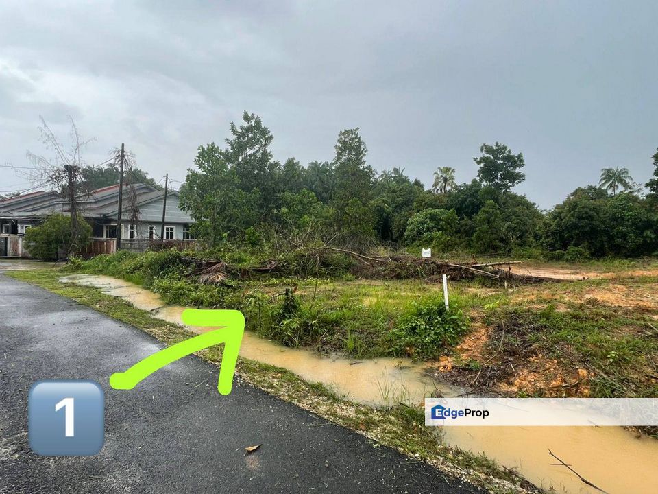 Tanah Lot Luas belakang PPD Kemaman., Terengganu, Kemaman