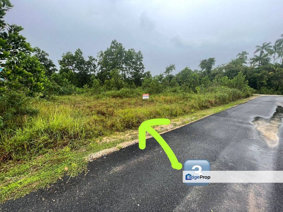 Tanah Lot Luas belakang PPD Kemaman., Terengganu, Kemaman