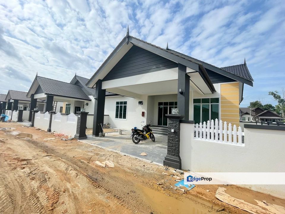Rumah Semi D Luas Kg Sura Dungun, Terengganu, Dungun