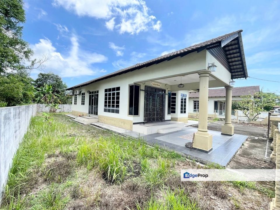 Rumah banglo Kg Batu 48, Dungun Terengganu, Terengganu, Dungun