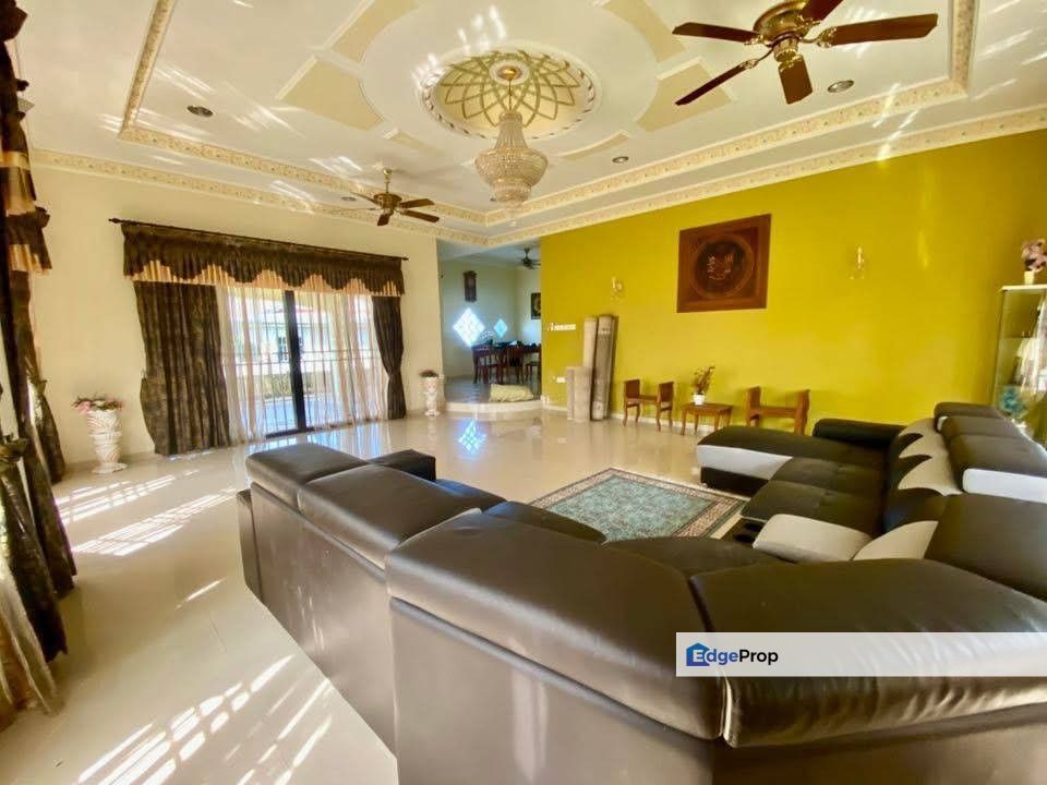 Banglo di Taman Mohd Noor, Chukai, Terengganu, Kemaman