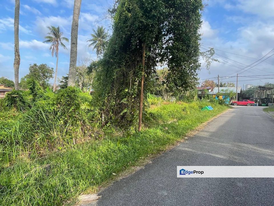 Tanah bangunan Geliga Che Akob, Kemaman, Terengganu, Kemaman