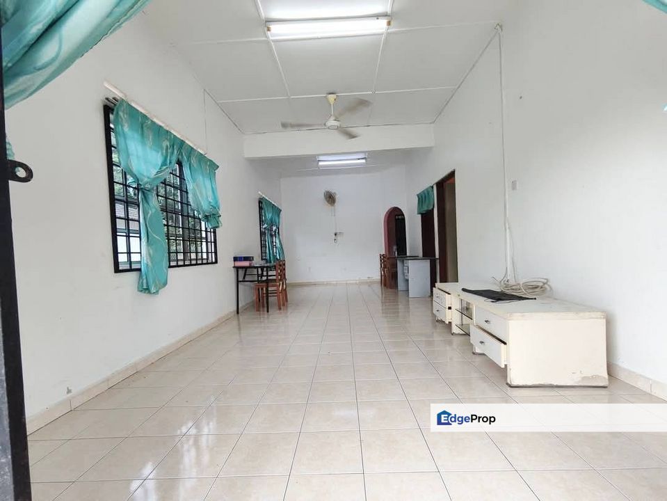 Good condition: Rumah Semi D Taman Geliga Bahagia Chukai, Terengganu, Kemaman