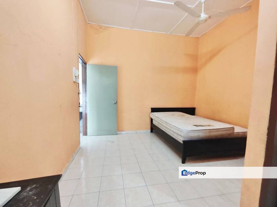 Good condition: Rumah Semi D Taman Geliga Bahagia Chukai, Terengganu, Kemaman