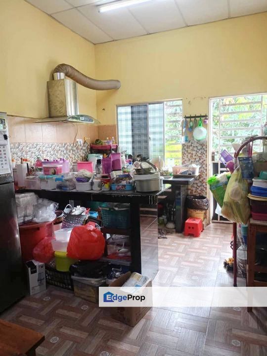 Teres Taman Banggol Permai, Kemaman, Terengganu, Kemaman