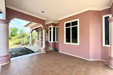 Kampung Baru Tebing Tembah