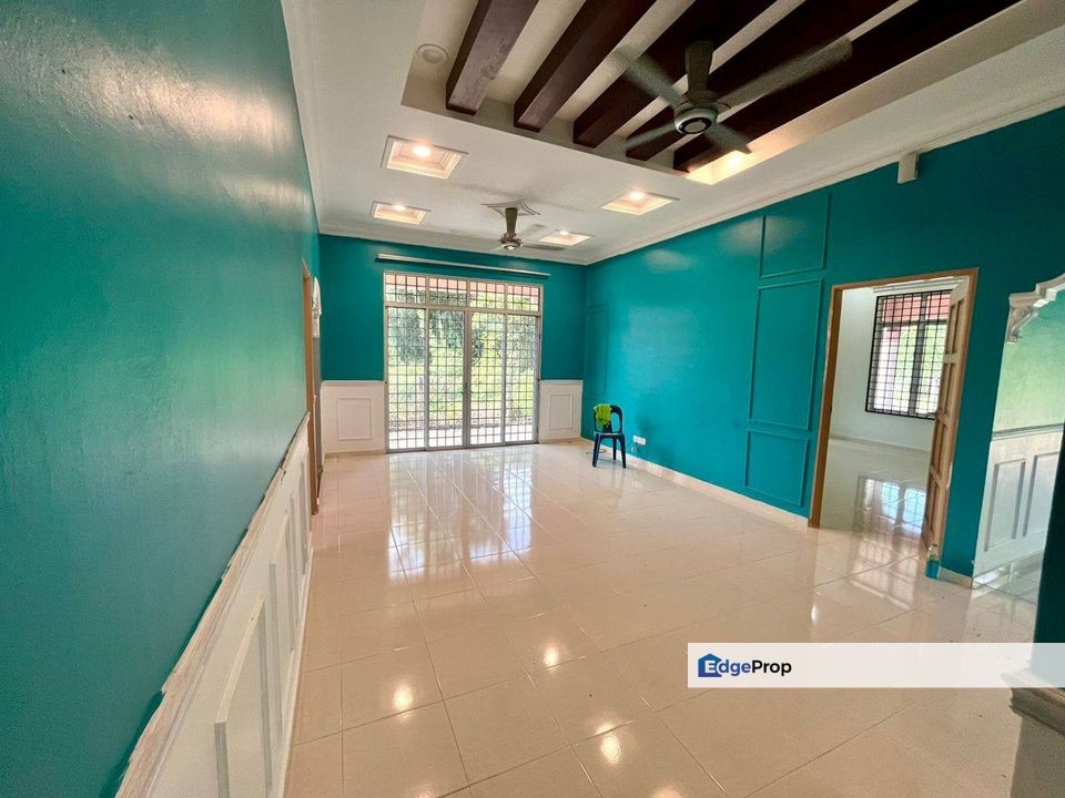 Banglo Setingkat Kg Tebing Tembah Paka, Terengganu, Paka