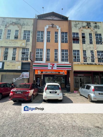 Hotel Rumah Kedai 3 Tingkat Depan Politeknik Dungun, Terengganu, Dungun