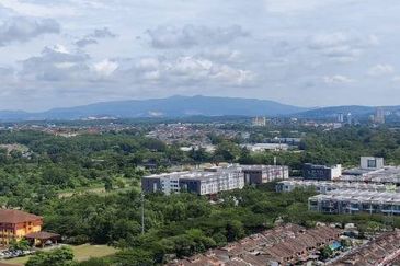 Dedaun Hijau (Greenfield Regency)