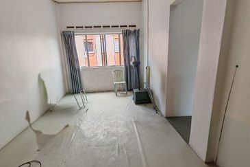 Taman Pulai Utama Flat