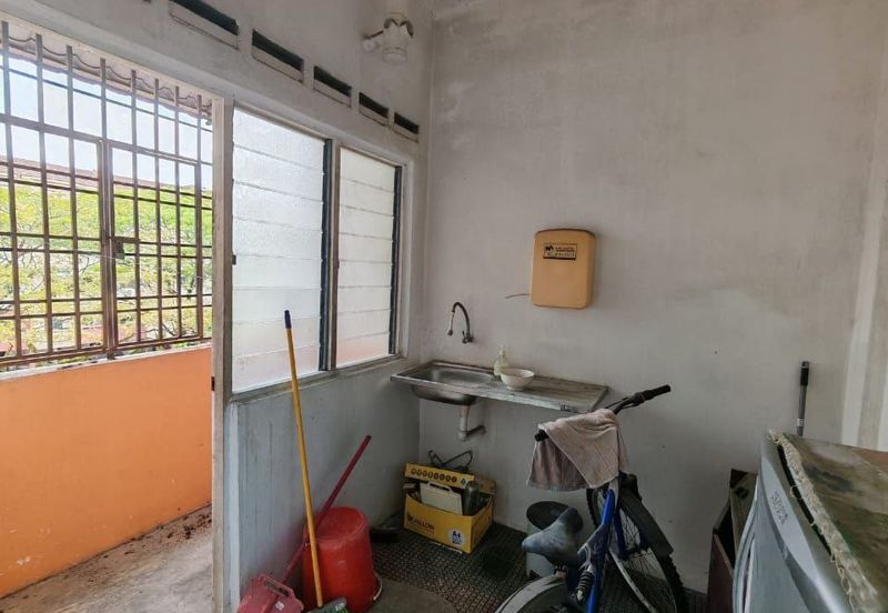 Taman Pulai Utama Flat