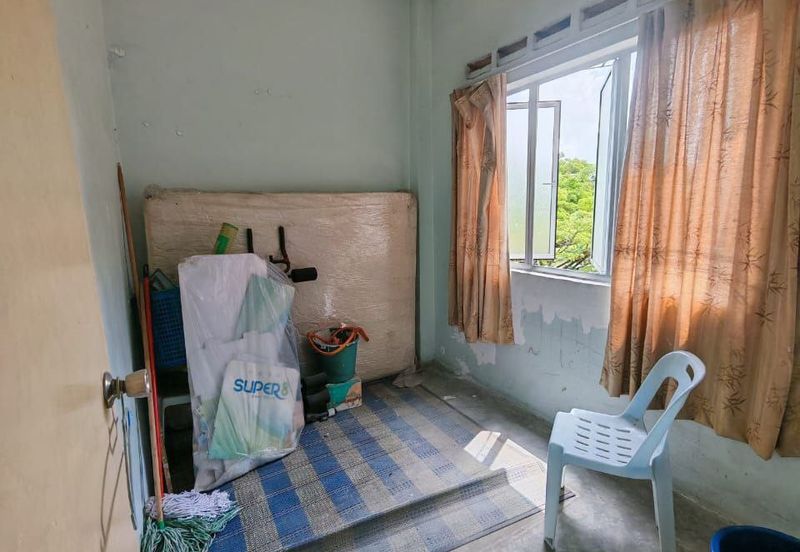 Taman Pulai Utama Flat