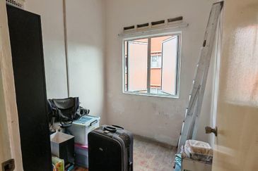 Taman Pulai Utama Flat