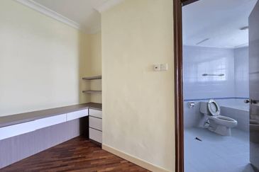 The Straits View, Bandar Baru Permas Jaya