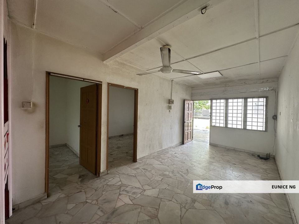 Jalan Pertanian, Taman Universiti (Single Storey Low Cost House), Johor, Skudai