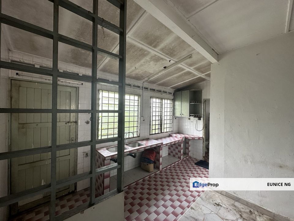 Jalan Pertanian, Taman Universiti (Single Storey Low Cost House), Johor, Skudai