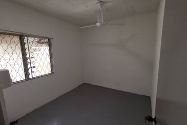 Flat Bandar Selesa Jaya @ Jalan Silat Lincah