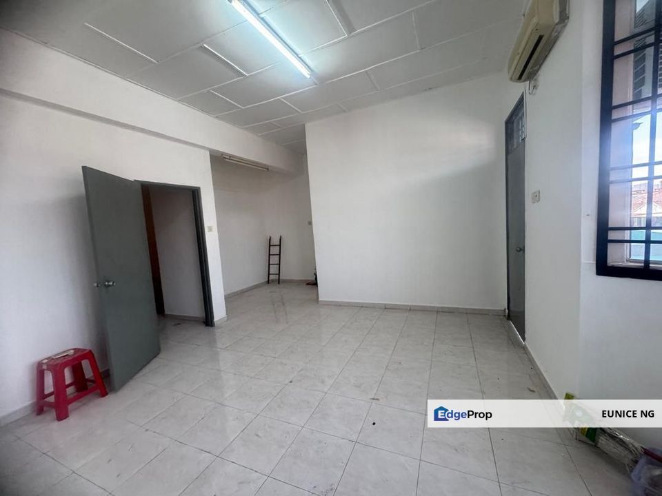 Taman Pulai Utama - (Kitchen Extended) Double Storey Terrace House, Johor, Skudai