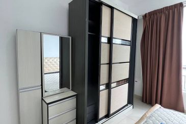 Dedaun Hijau (Greenfield Regency)