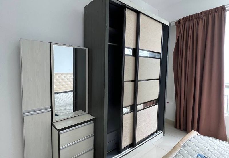 Dedaun Hijau (Greenfield Regency)