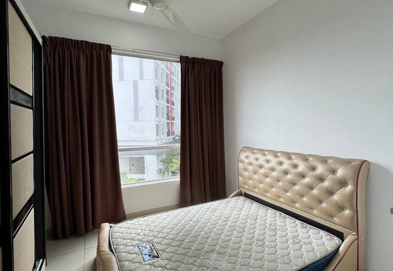 Dedaun Hijau (Greenfield Regency)