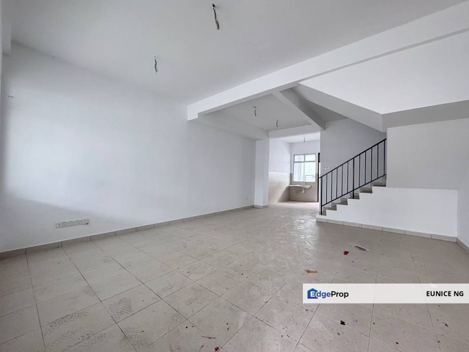 Taman Pulai Mutiara (2.5 Storey Terrace House For Sale), Johor, 