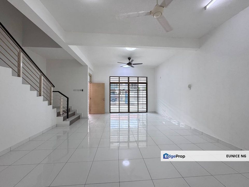 Perjiranan Dato Onn 12 22x70ft @ AAA Condition, Johor, Johor Bahru