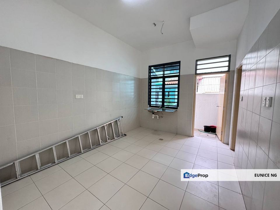 Perjiranan Dato Onn 12 22x70ft @ AAA Condition, Johor, Johor Bahru