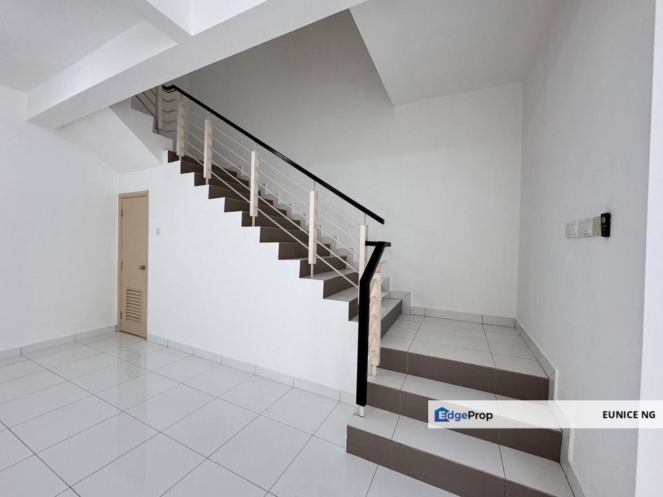 Perjiranan Dato Onn 12 22x70ft @ AAA Condition, Johor, Johor Bahru