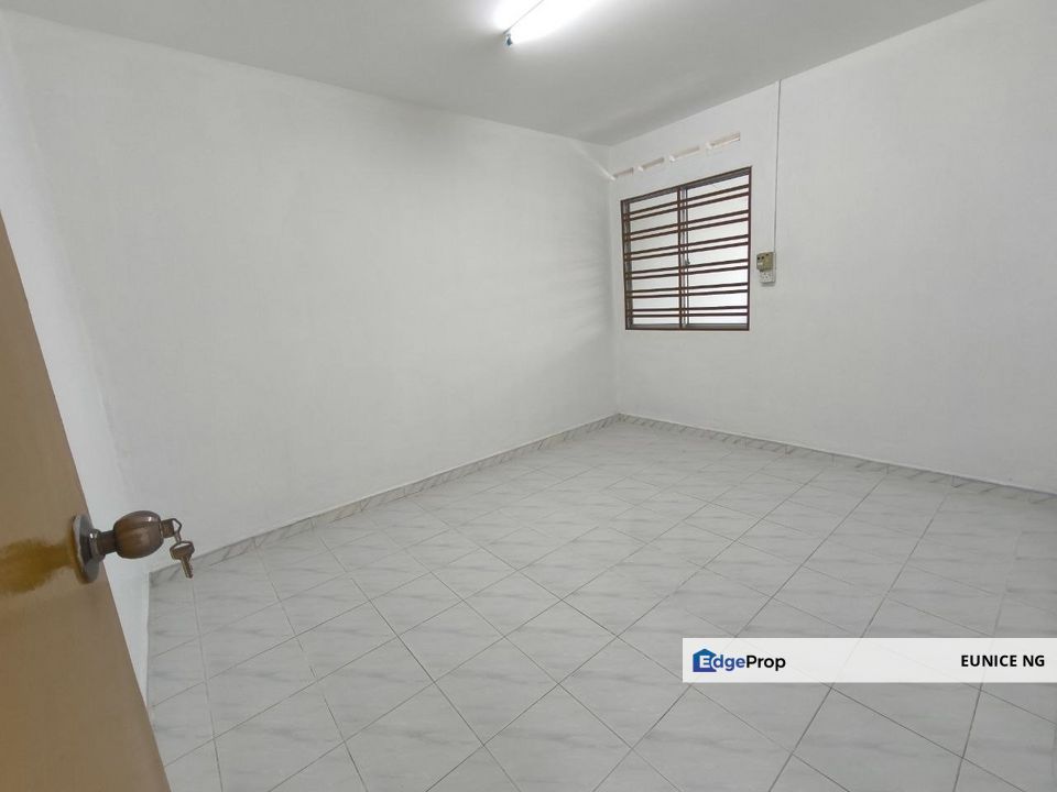 Taman Dahlia, Tampoi - 20x52Sqft Single Storey Low Cost House For Sale, Johor, Tampoi
