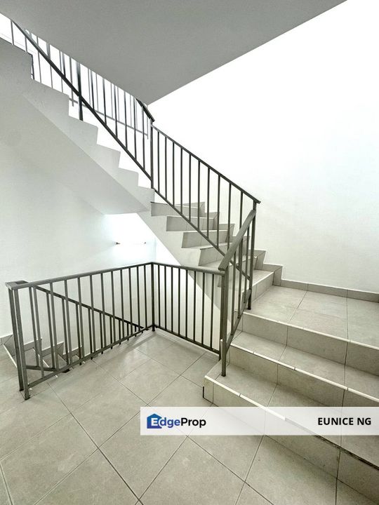 Taman Pulai Mutiara - 18X65Sqft 2.5 Storey Terrace House For Sale, Johor, 