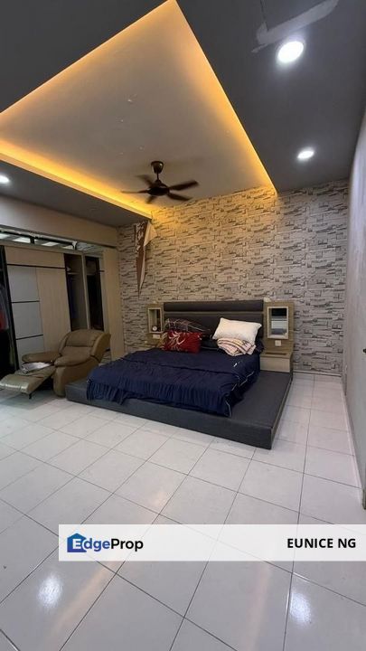 Mutiara Rini Jalan Utama Corner 双层排屋角头出售 超大空地, Johor, Skudai