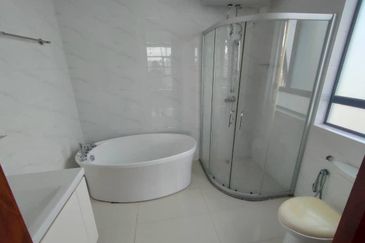 Cerulean Bay @ Forest City