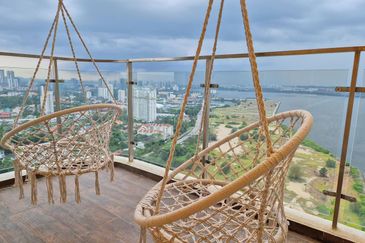 Bay Laurel @ Country Garden Danga Bay