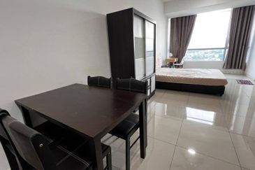 Dedaun Hijau (Greenfield Regency)