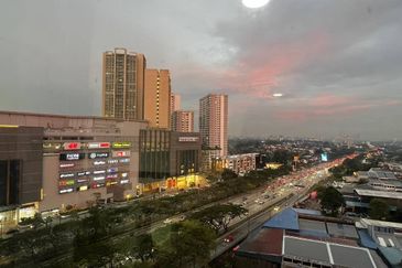 Dedaun Hijau (Greenfield Regency)