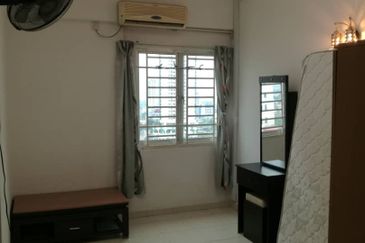 Bangunan Duta Impian (The Embassy Suites)