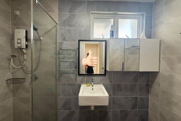 The Pinnacles (Pinnacle Tower)