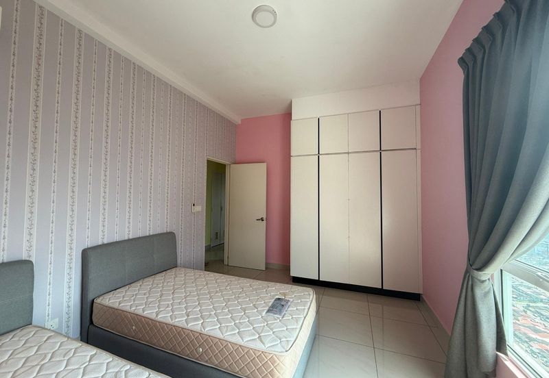 The Pinnacles (Pinnacle Tower)