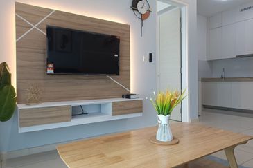 The M @ Medini Macrolink