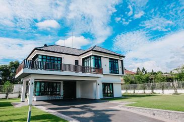 The Country Residency