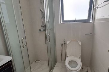 Baypoint @ Country Garden Danga Bay