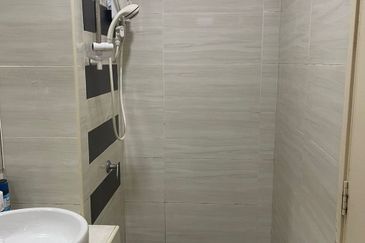 D'Summit Residences @ Kempas Utama